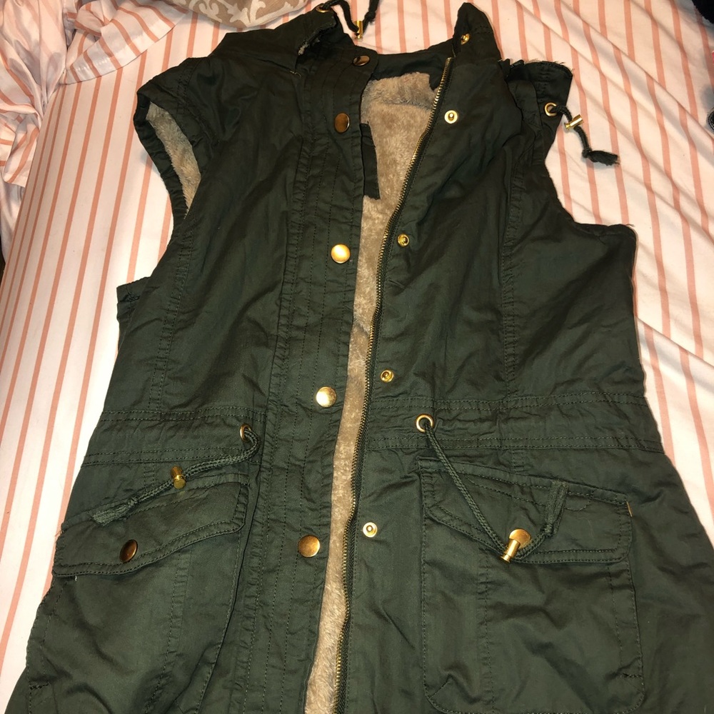 Hooded army green/fur vest